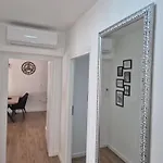 Nensi アパート *