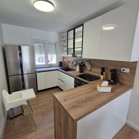 아파트 Nensi 크리크베니카